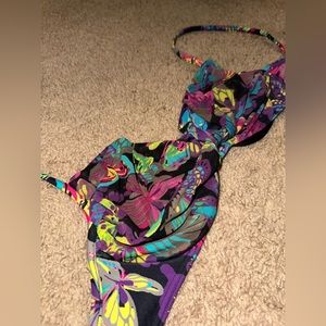 Adorable Victorias Secret Bikini Top 34C Butterfly